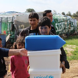 Water for Syrian refugee children in Lebanon Image 2